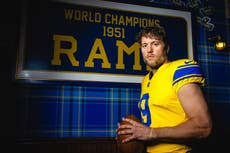 Rams presentan uniformes alternativos para honrar a los campeones de 1951 y los 60