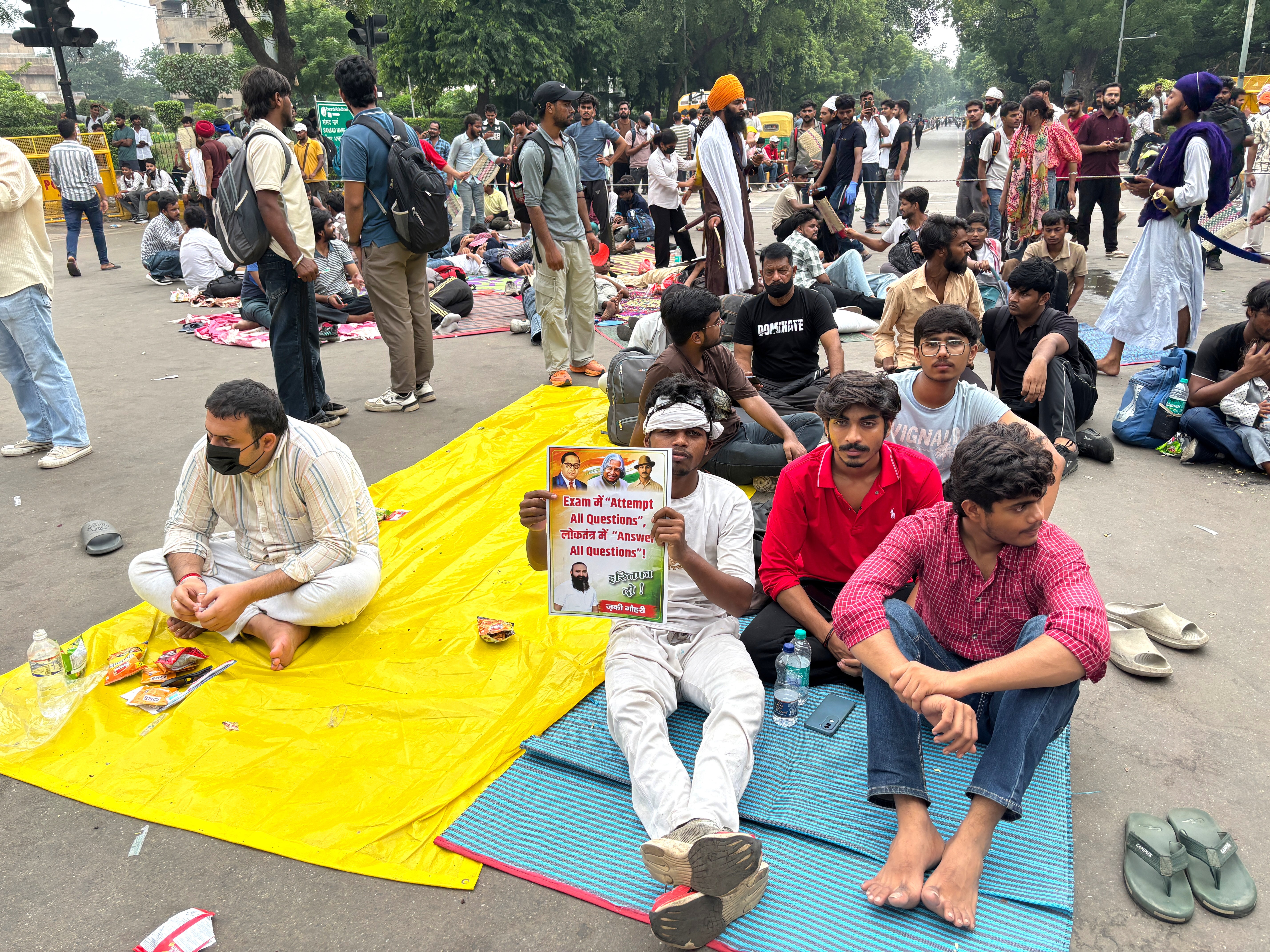 ASI-GEN INDIA-PARTIDO CUCARACHA PROTESTA