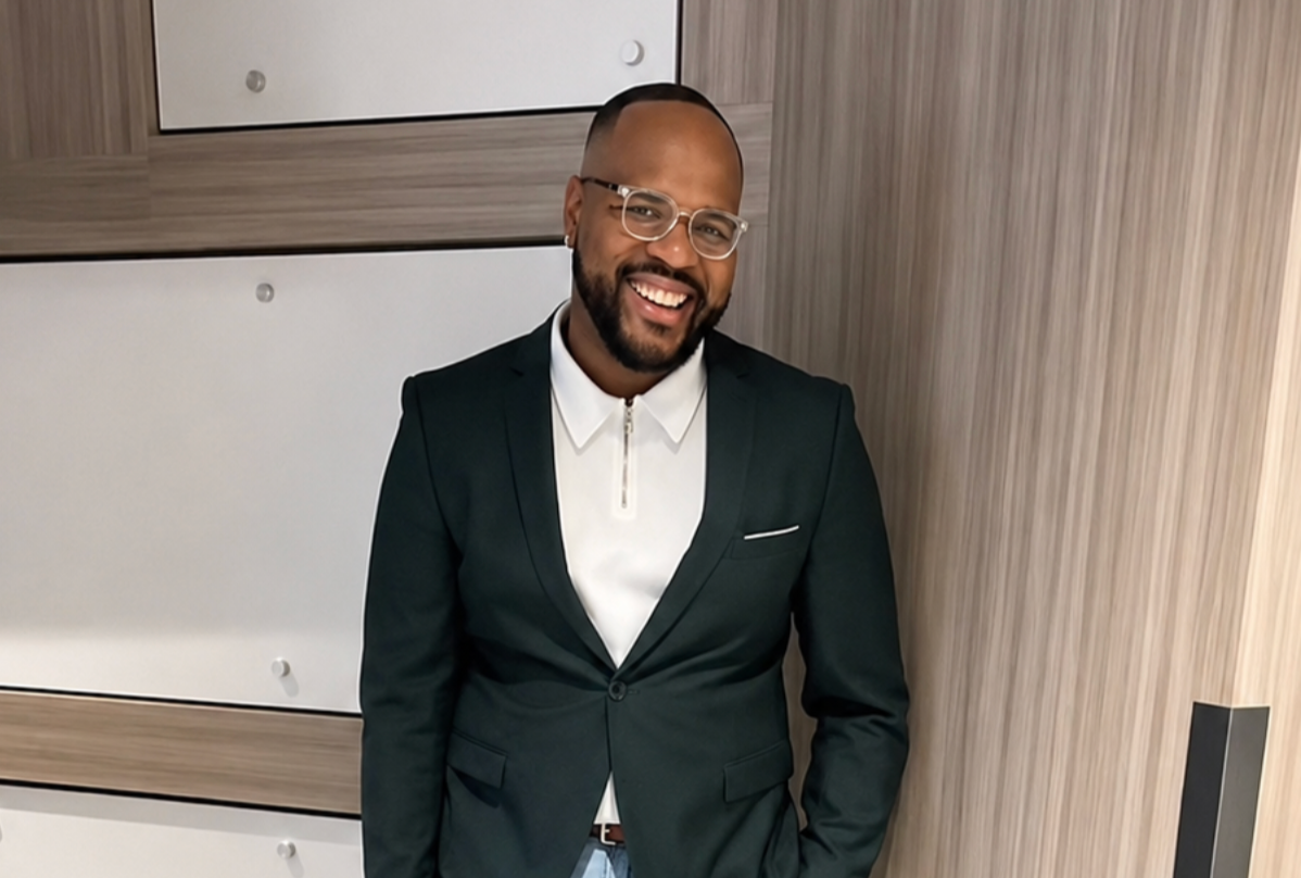 <p>Lorenzo Thompson, auxiliar de vuelo de Southwest Airlines, se encuentra bajo custodia de las autoridades federales de inmigración tras haber sido detenido el 14 de julio en el Aeropuerto Internacional de Nashville, en Tennessee, al regresar de un viaje de trabajo</p>
