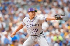 Tomoyuki Sugano logra su 10ma victoria en triunfo de Rockies 5-2 sobre Cerveceros