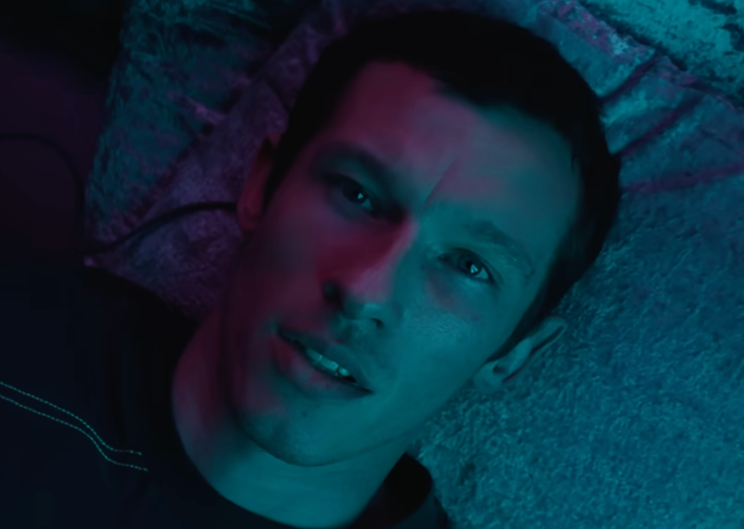 Callum Turner protagoniza la nueva serie de culto ‘Neuromancer’