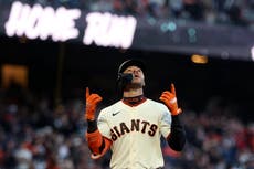 McCray rompe el cero con su 1er jonrón del año y los Gigantes blanquean 3-0 a Milwaukee