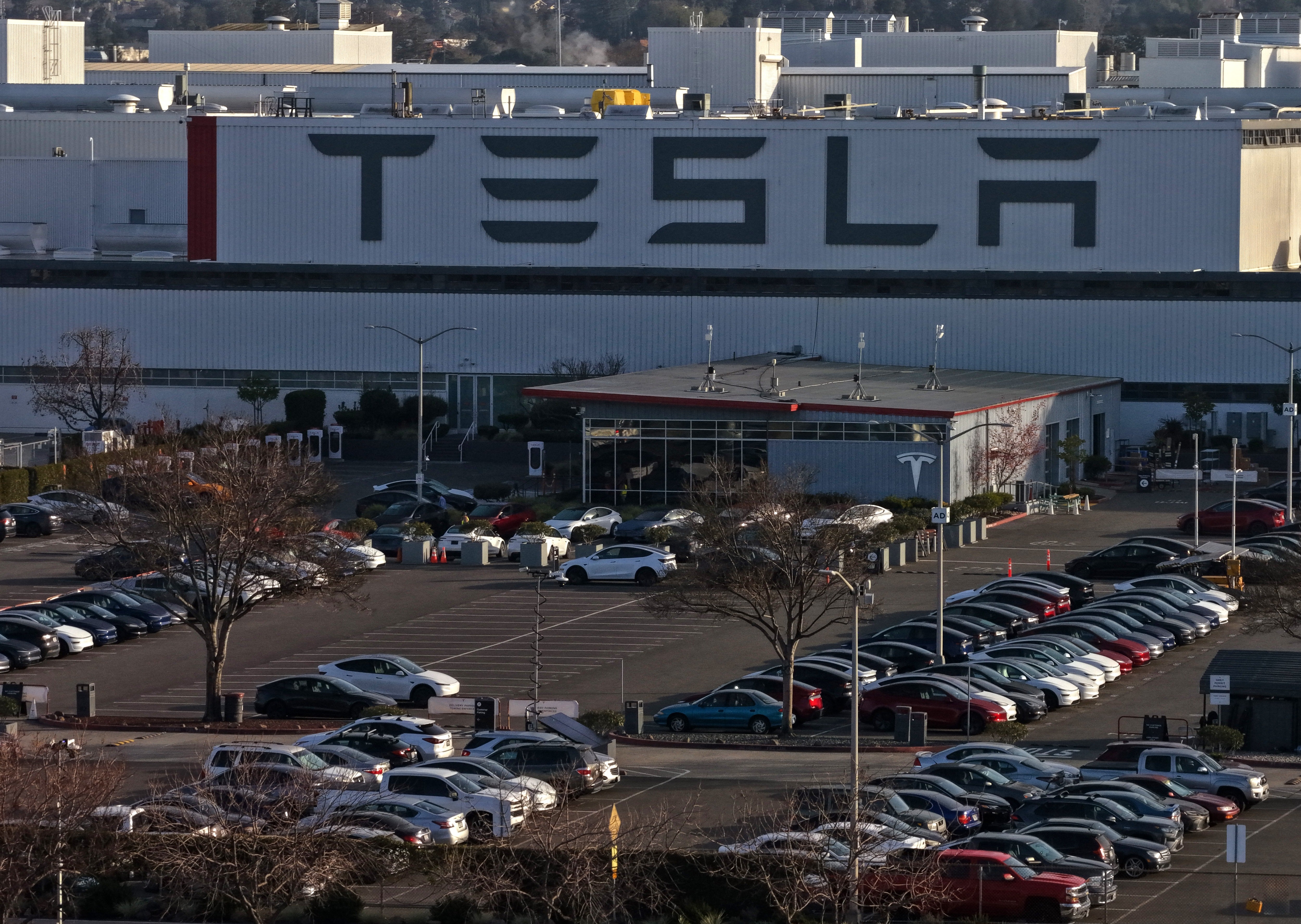 Javier Medrano, exgerente de Tesla, espera que su demanda ayude a otras personas a sentirse con la fuerza necesaria para alzar la voz, según declaró a ‘The Independent’