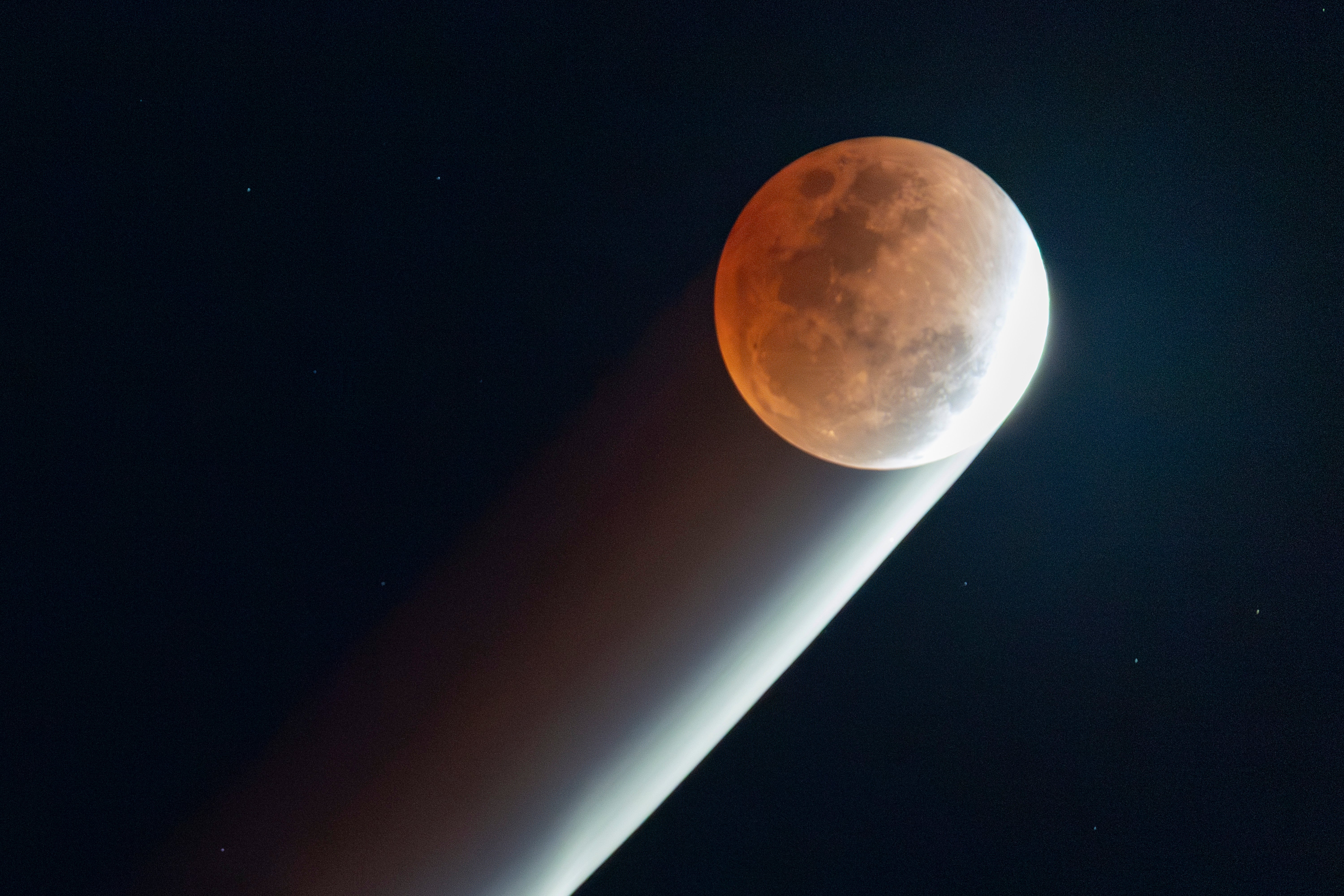 <p>El 3 de marzo de 2026, en Santa Rosa (Filipinas), la Luna atravesará la sombra de la Tierra, lo que dará lugar a un eclipse lunar total</p>