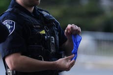 Adolescente de 15 años detenido por tiroteo en Seattle tenía un arma fantasma, dice la policía