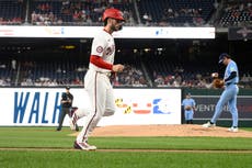 Nacionales reciben 6 boletos de Shane Bieber en 1ra entrada de 4 carreras y vencen 8-6 a Azulejos