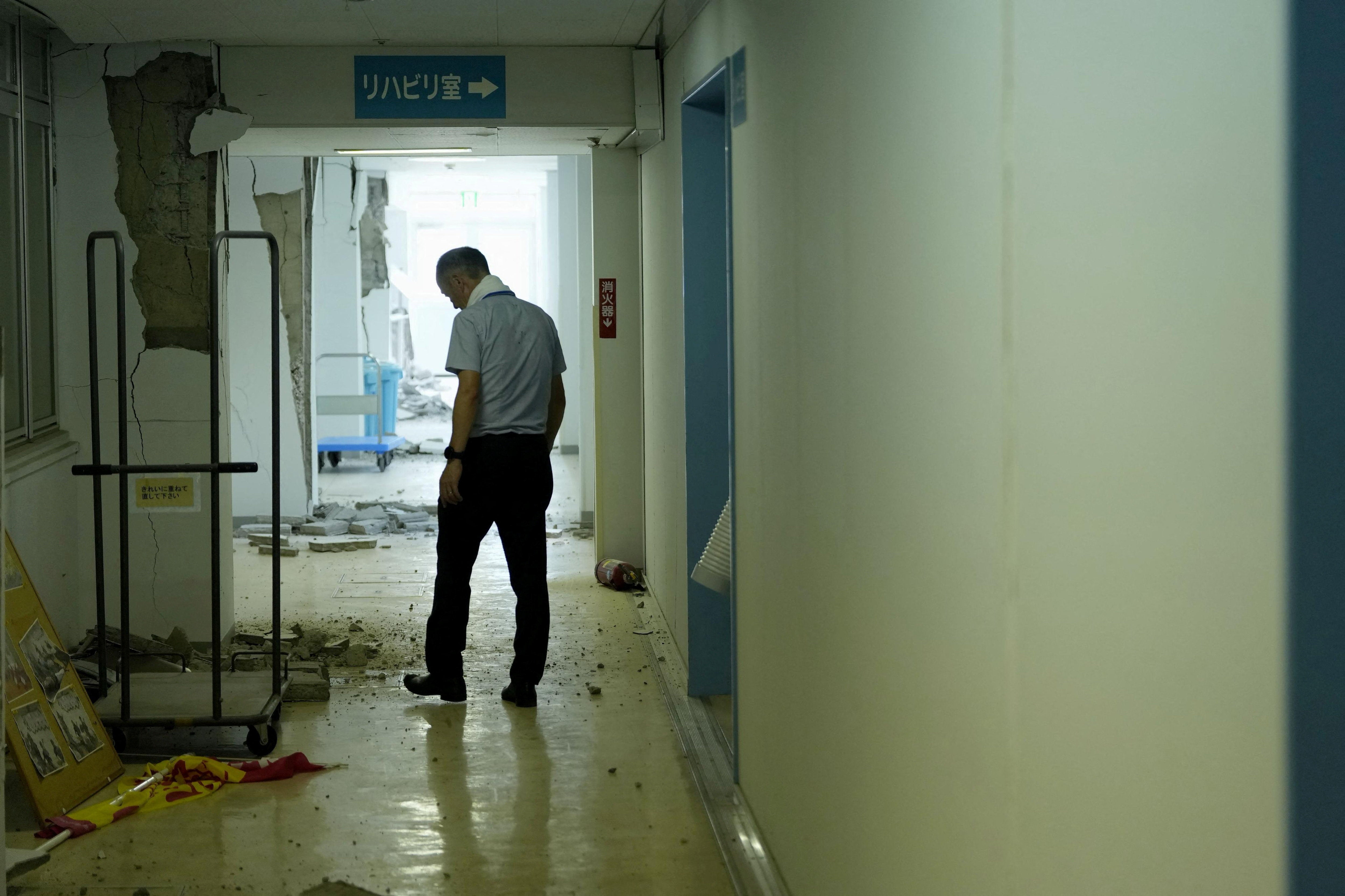Daños en el Hospital Kumamoto Minami, en la ciudad de Uki, tras el terremoto de magnitud preliminar 7.1 que sacudió la prefectura de Kumamoto, en el sur de Japón