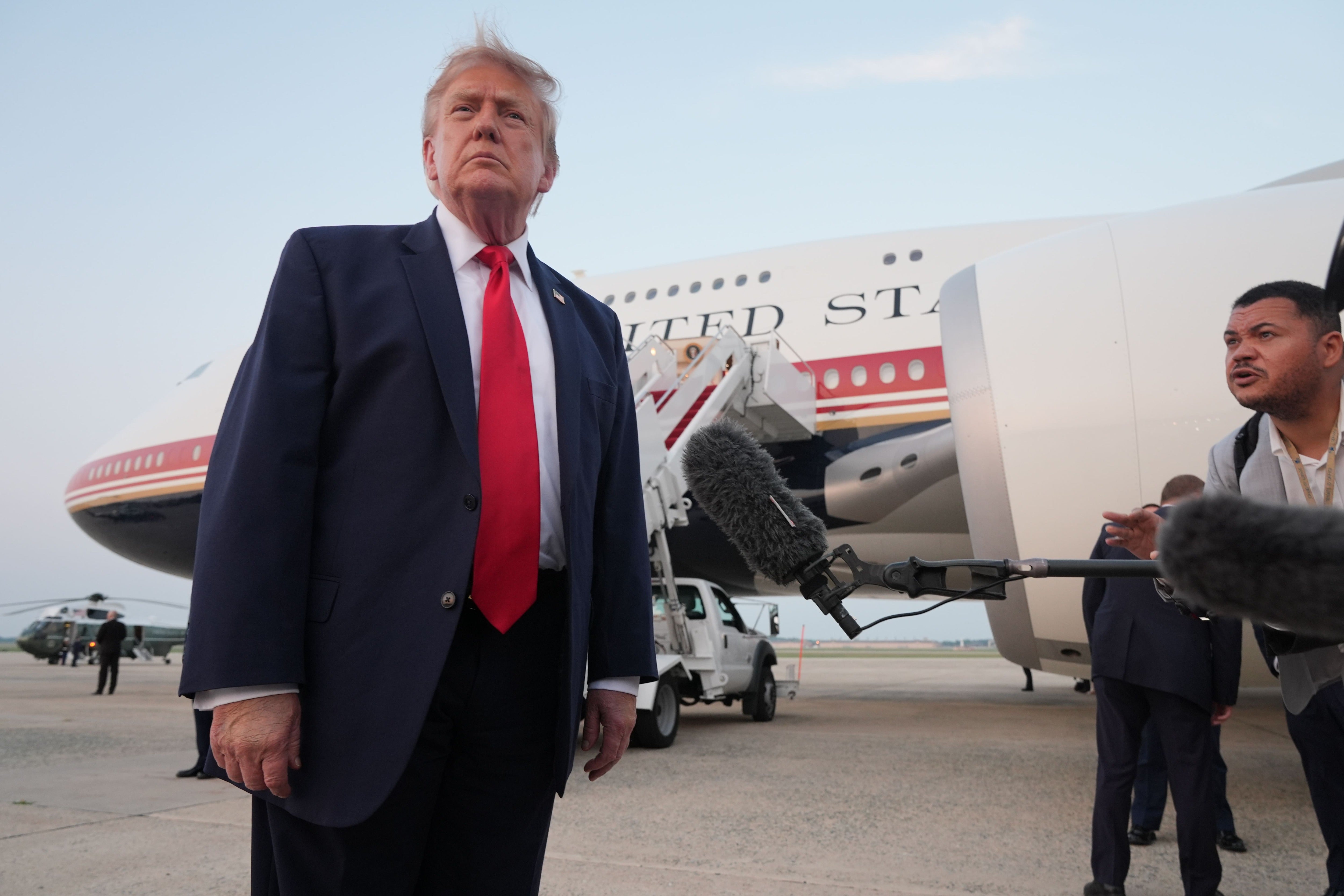 Donald Trump asistía a la Cena de Corresponsales de la Casa Blanca en abril cuando se registró un tiroteo, del que salió ileso