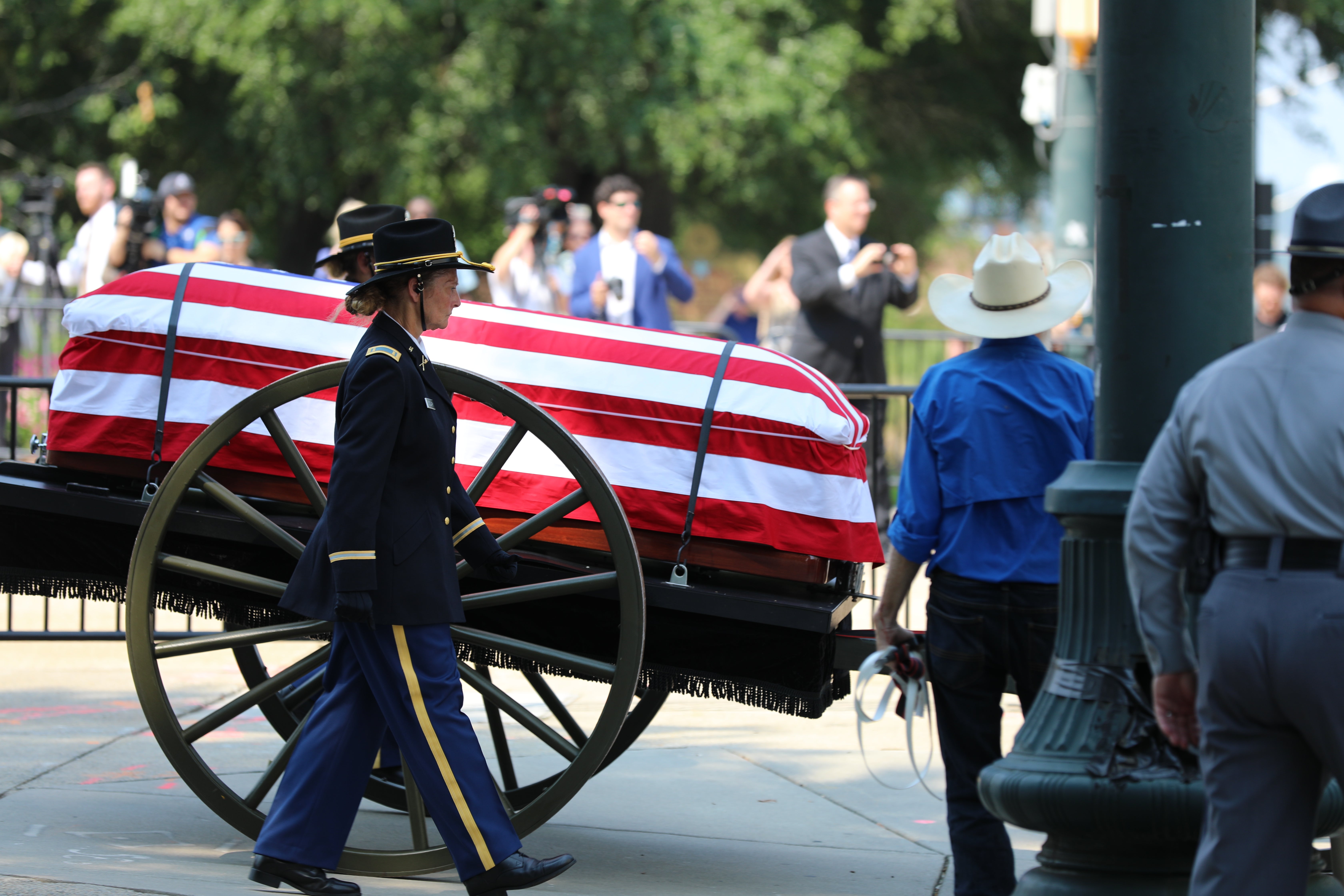 Lindsey Graham regresa a casa por última vez para su funeral en Carolina del Sur