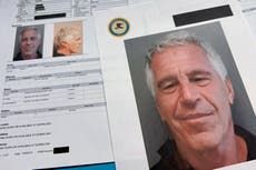 Investigación: Estudiantes de escuela de Michigan reportaron conducta sexual de Epstein