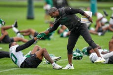 Sin eslóganes ni discursos emotivos: los Jets de Aaron Glenn abren campamento y buscan mejorar