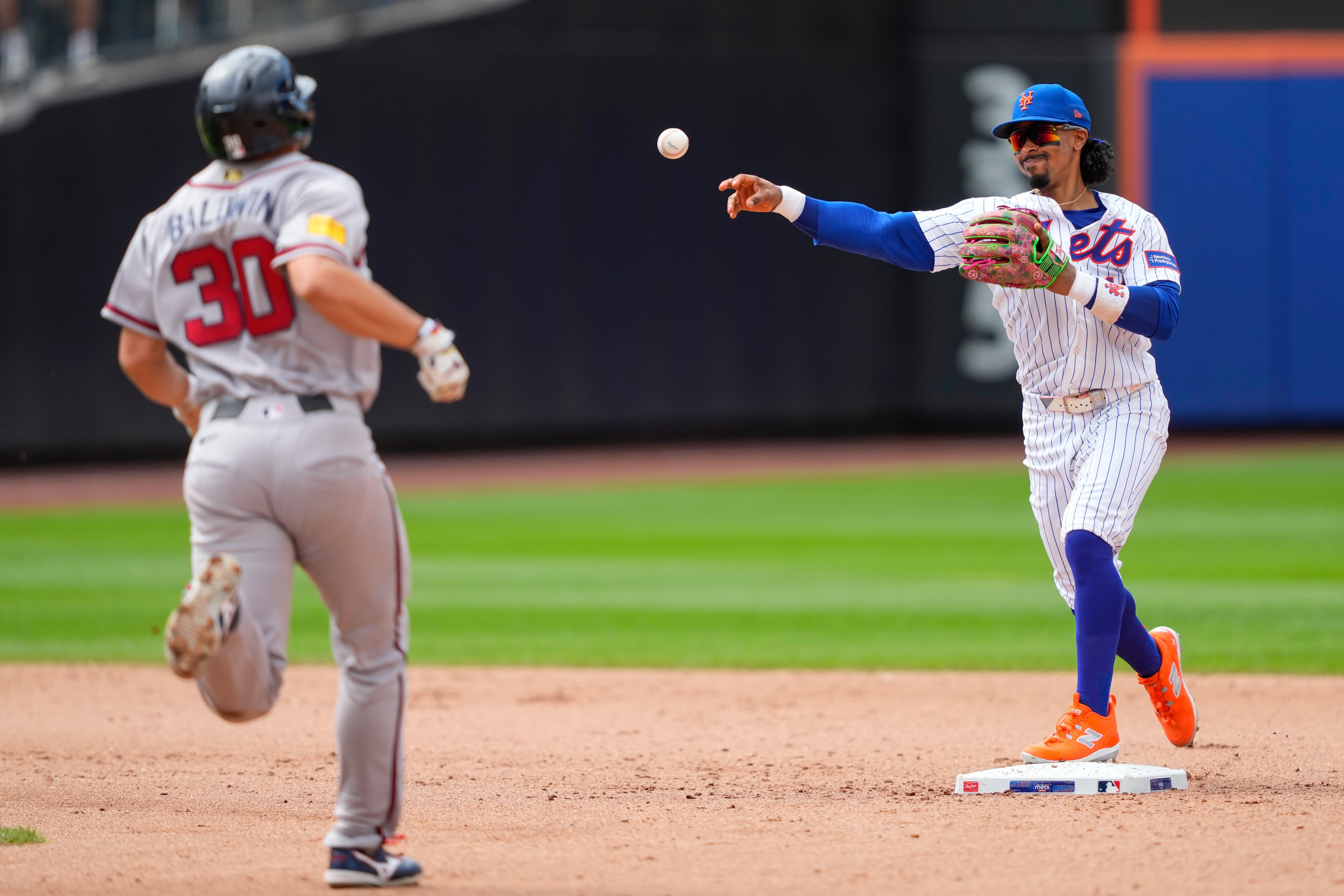 Benge rompe empate con doble y Mets vencen 3-2 a Bravos