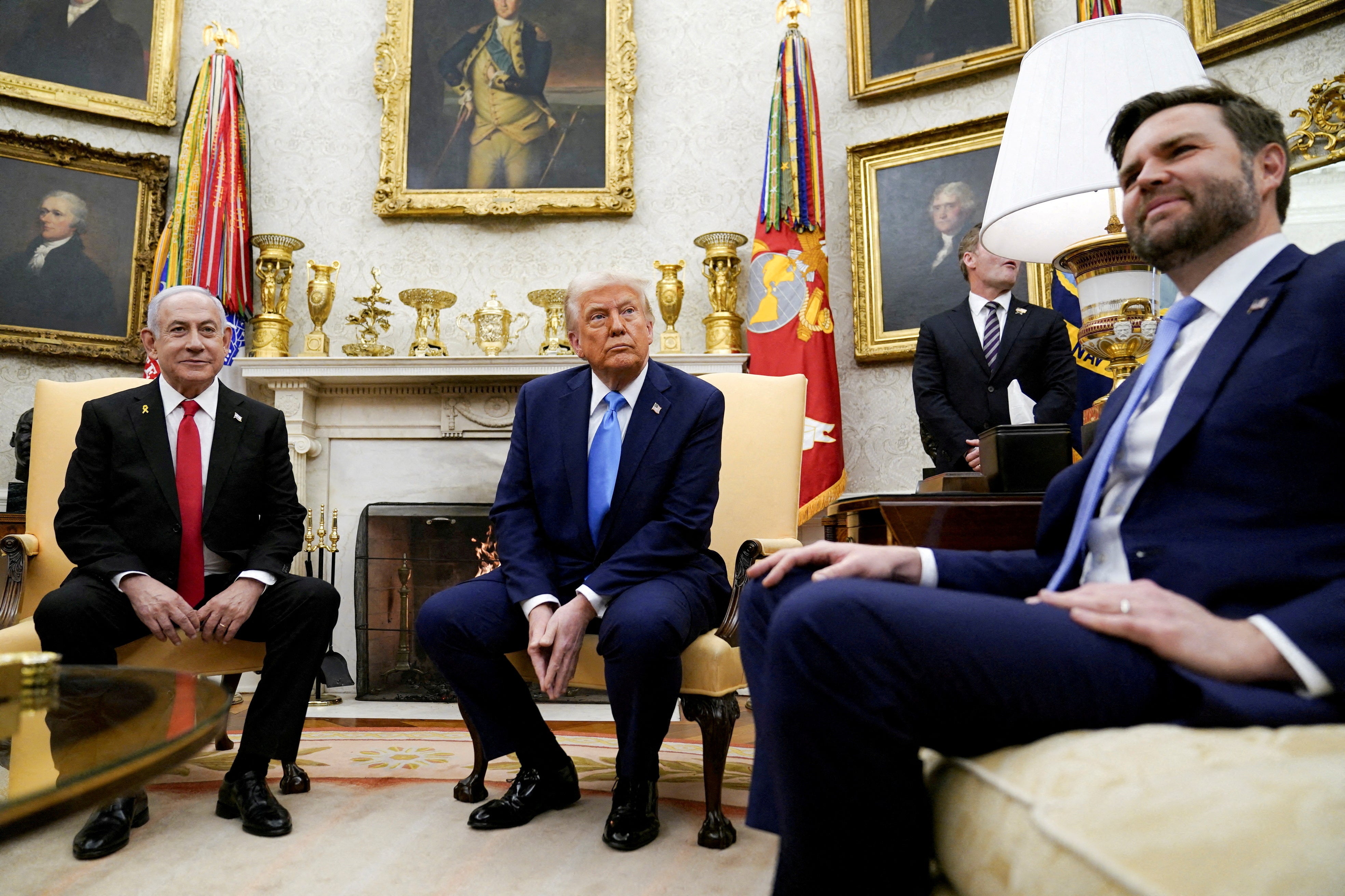 El presidente de EE. UU., Donald Trump, y el vicepresidente de EE. UU., JD Vance, se reúnen con Netanyahu en la Casa Blanca el 4 de febrero de 2025