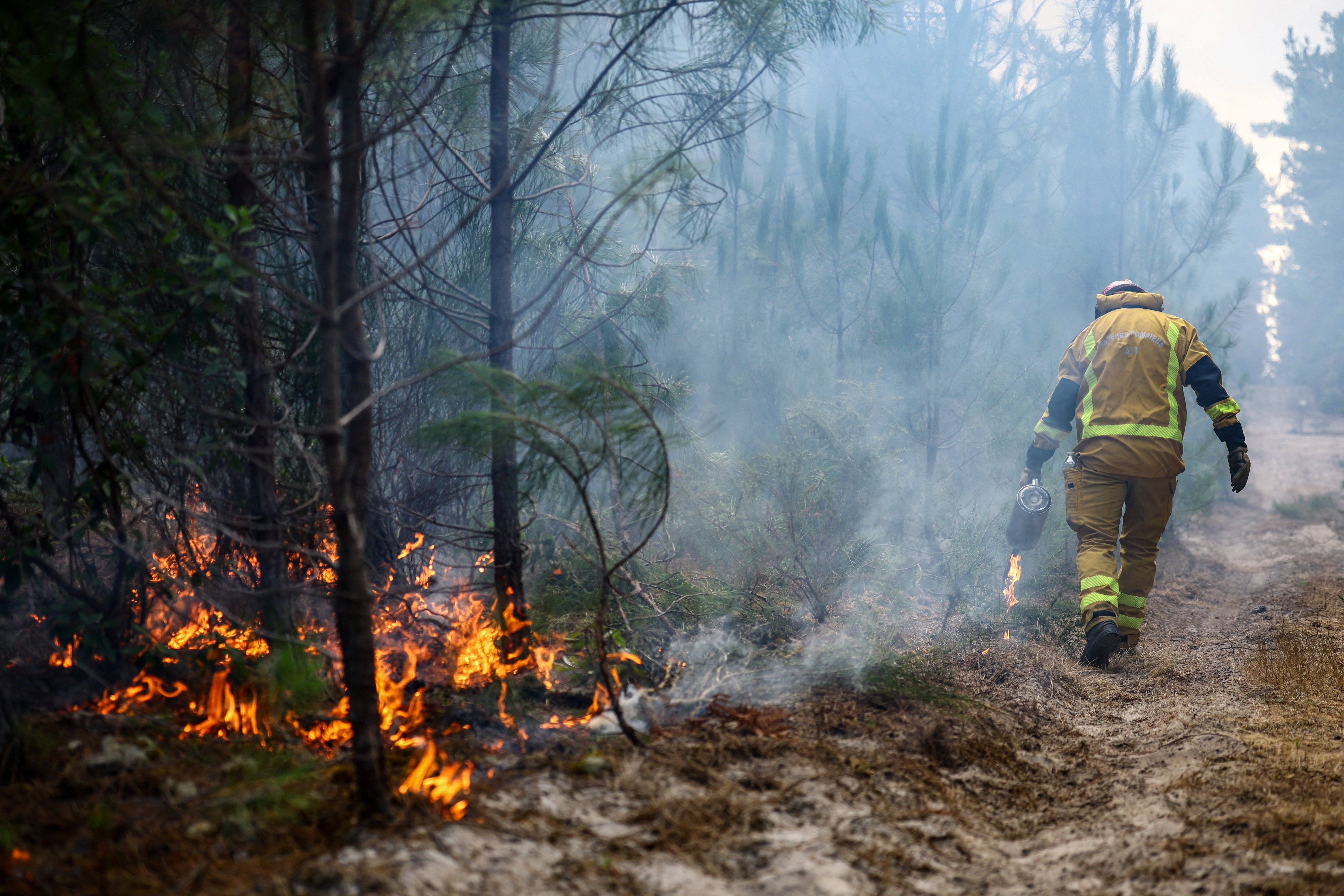 El incendio en Gironda se mantiene estabilizado, según informaron las autoridades este jueves 30 de julio