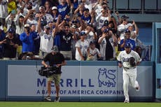 Suena la trompeta: Edwin Díaz vuelve y logra salvamento con Dodgers tras ausencia de 85 juegos