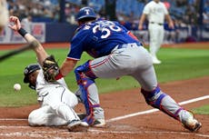 Jonrón de Cedric Mullins en la 8VA entrada impulsa a Rays sobre Rangers en victoria 3-2