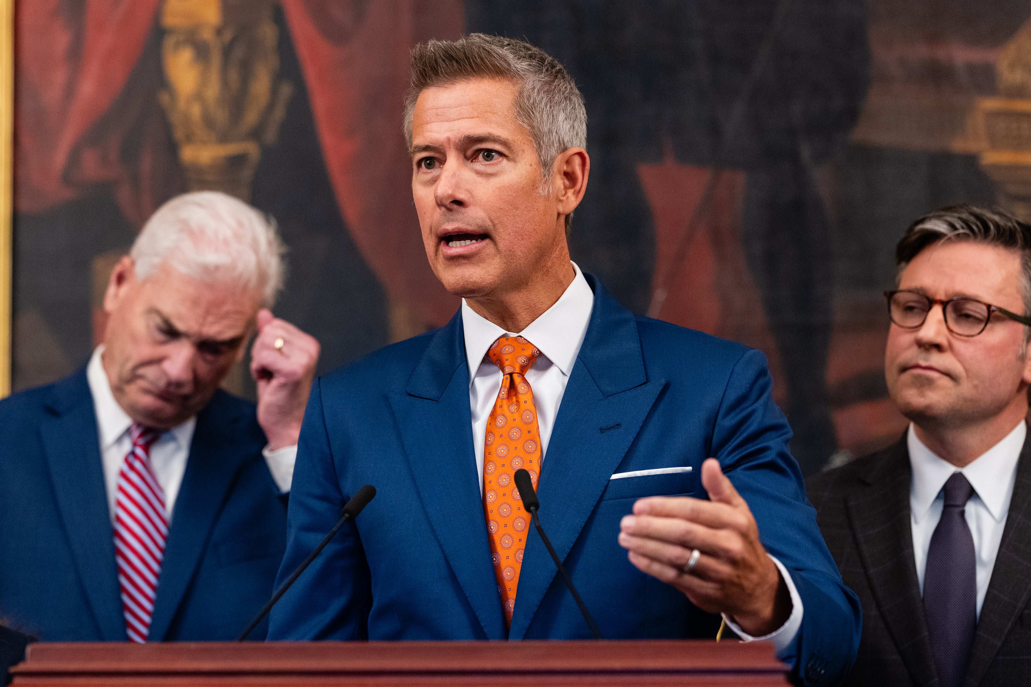 El secretario de Transporte, Sean Duffy, anunció que este año se contrató a 2.000 nuevos controladores aéreos tras dirigirse a jugadores con habilidades transferibles