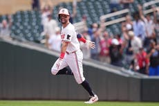 Kody Clemens pega grand slam para dejar en el terreno a Reales. Mellizos ganan 4-3