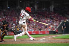 Elly de la Cruz anota en la 9na y Rojos superan a Piratas por 3-2