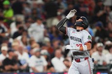 Lewis pega jonrón del empate en el 7mo inning y Mellizos se imponen 5-3 a Marineros