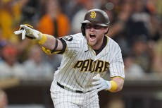 El sencillo de Cronenworth da a Padres triunfo 6-5 ante Gigantes tras fallo de Miller
