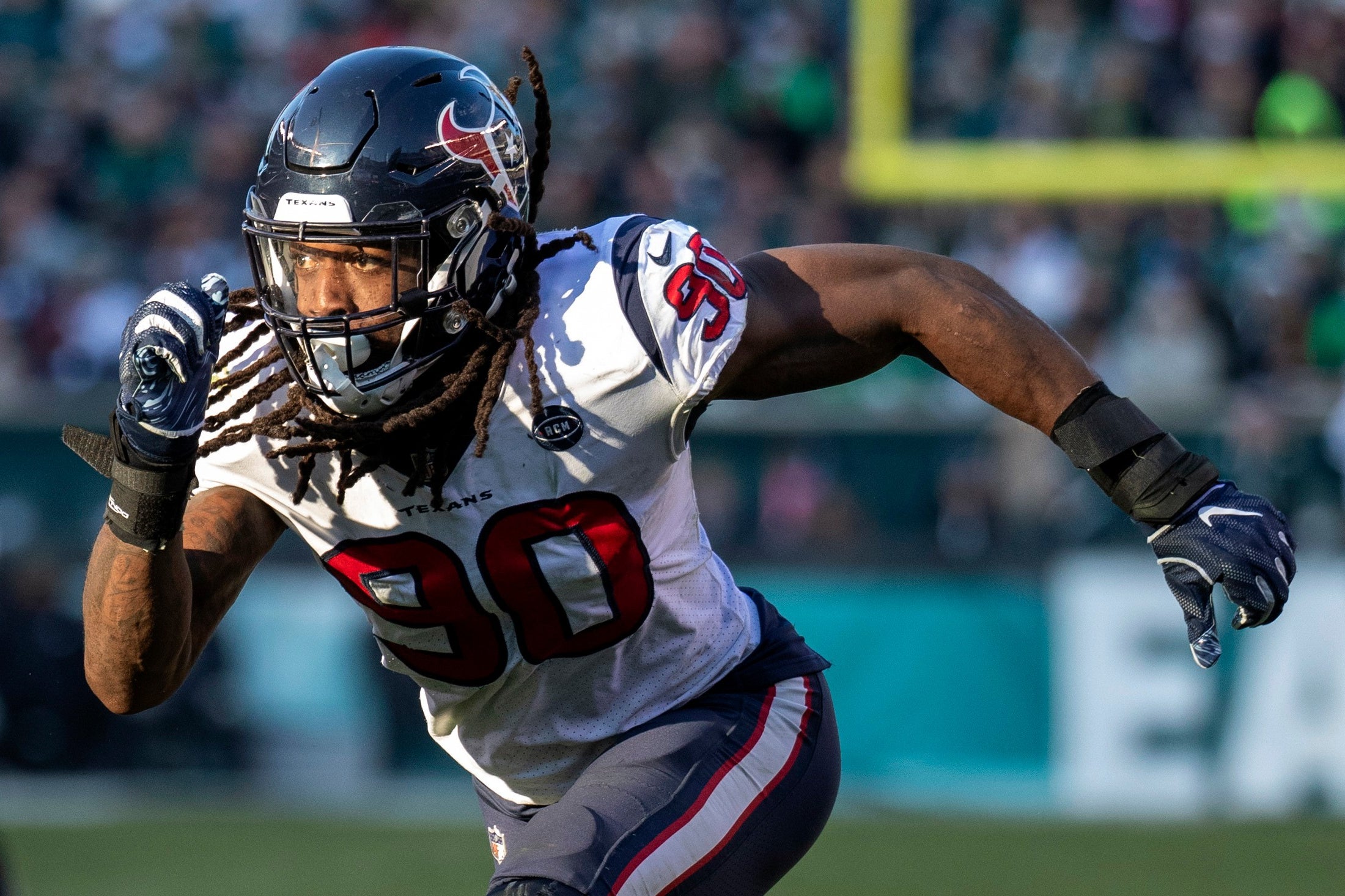 Jadeveon Clowney vuelve a los Texans con un contrato de 1 año, dice fuente de AP