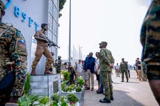 Uganda devela estatua de comando israelí que murió en rescate de rehenes de Entebbe
