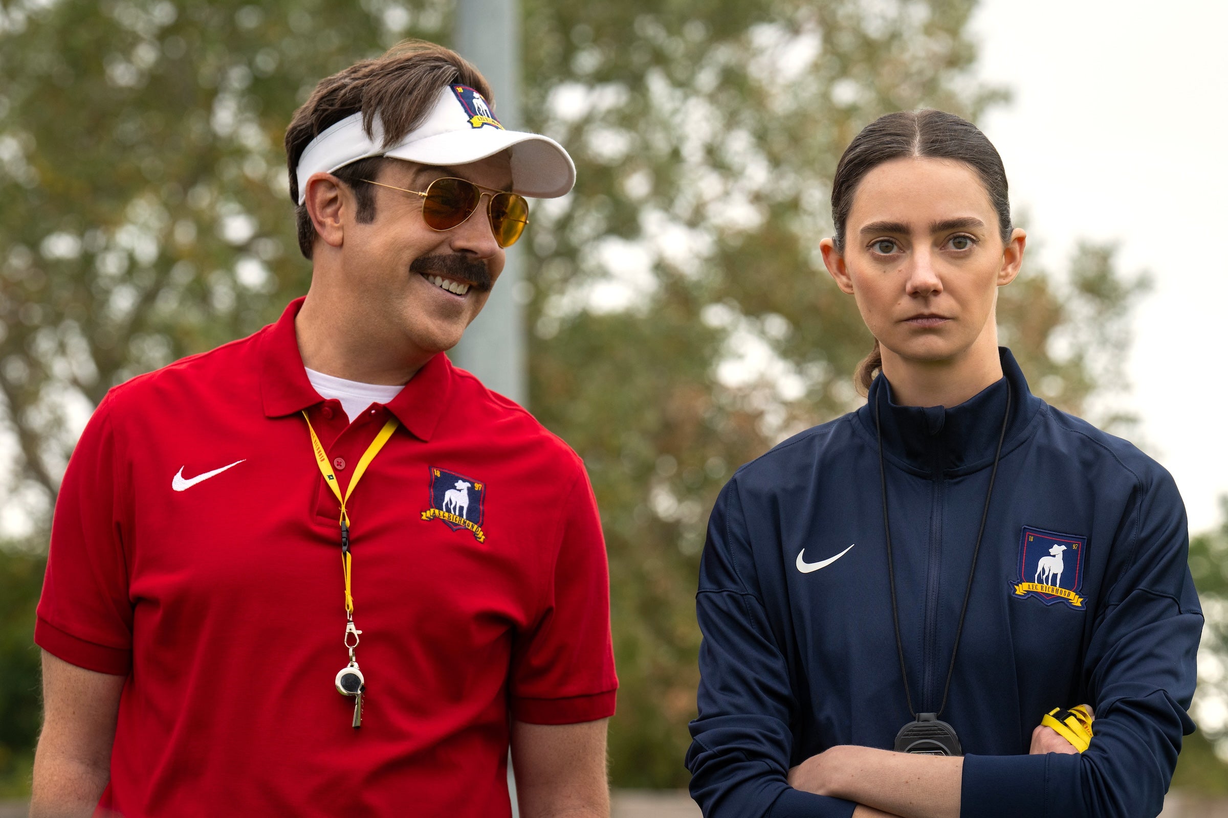 Jason Sudeikis y la nueva incorporación Tanya Reynolds en la cuarta temporada de ‘Ted Lasso’