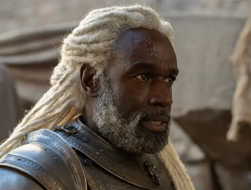 Lord Corlys Velaryon (Steve Toussaint) en ‘La casa del dragón’