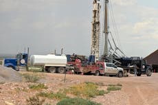 Gobierno de EEUU ordena a contratistas dejar de perforar pozos para muro fronterizo en Nuevo México