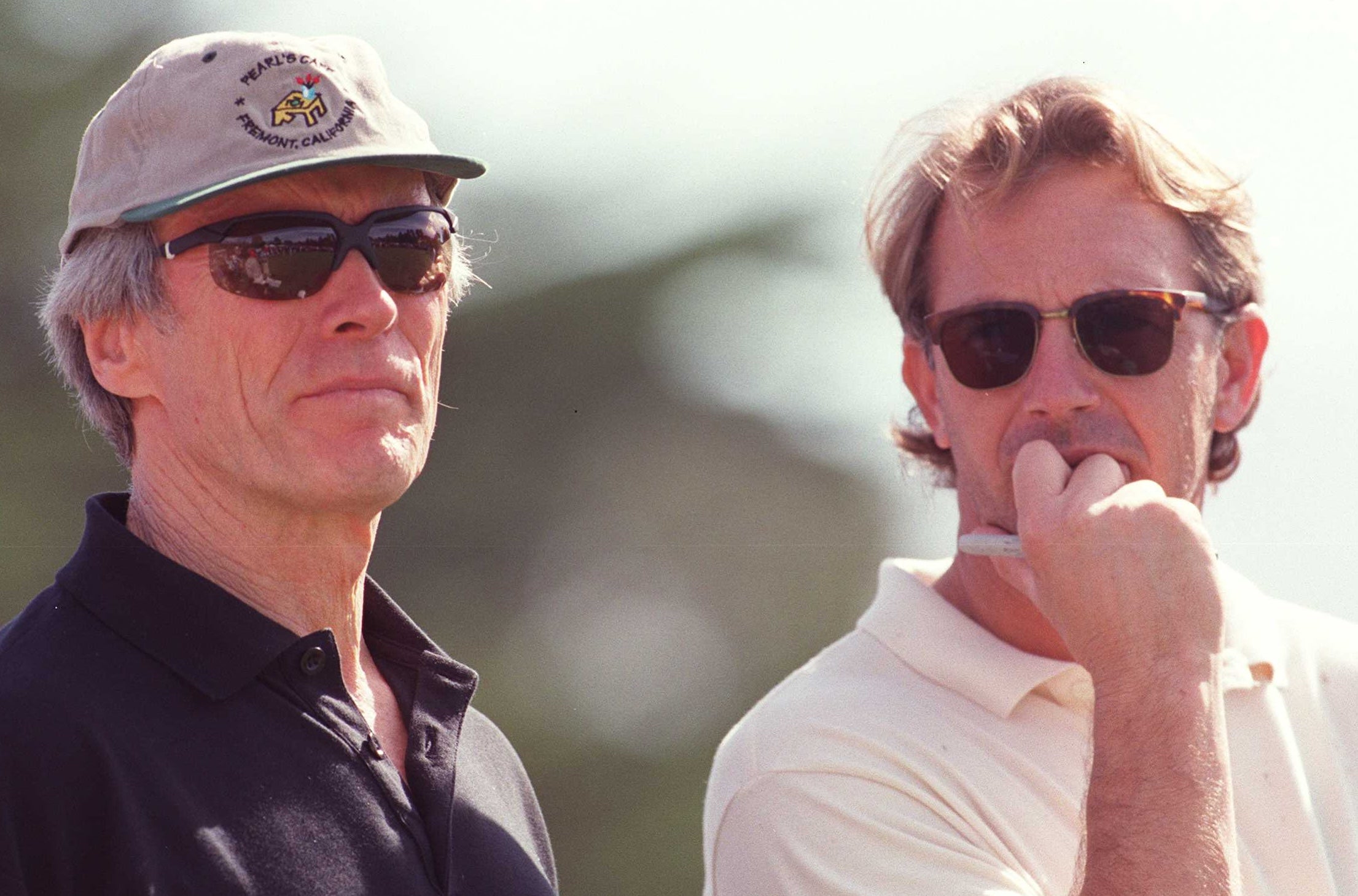 Clint Eastwood y Kevin Costner (en una foto de 1997) protagonizaron juntos el thriller policíaco de 1993 ‘Un mundo perfecto’