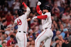 Durbin pega grand slam y Abreu añade 2 jonrones por Medias Rojas, que apalean 14-2 a Medias Blancas