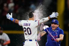 Ezequiel Durán impulsa 4 carreras y Rangers vencen 5-4 a Gigantes para cortar racha de 6 derrotas