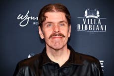 Perez Hilton: ¿por qué TikTok permitió a sus usuarios ver al bloguero autolesionarse?