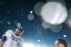 Massey abre 7mo inning con jonrón de la ventaja de Reales, que superan 2-1 a Mellizos