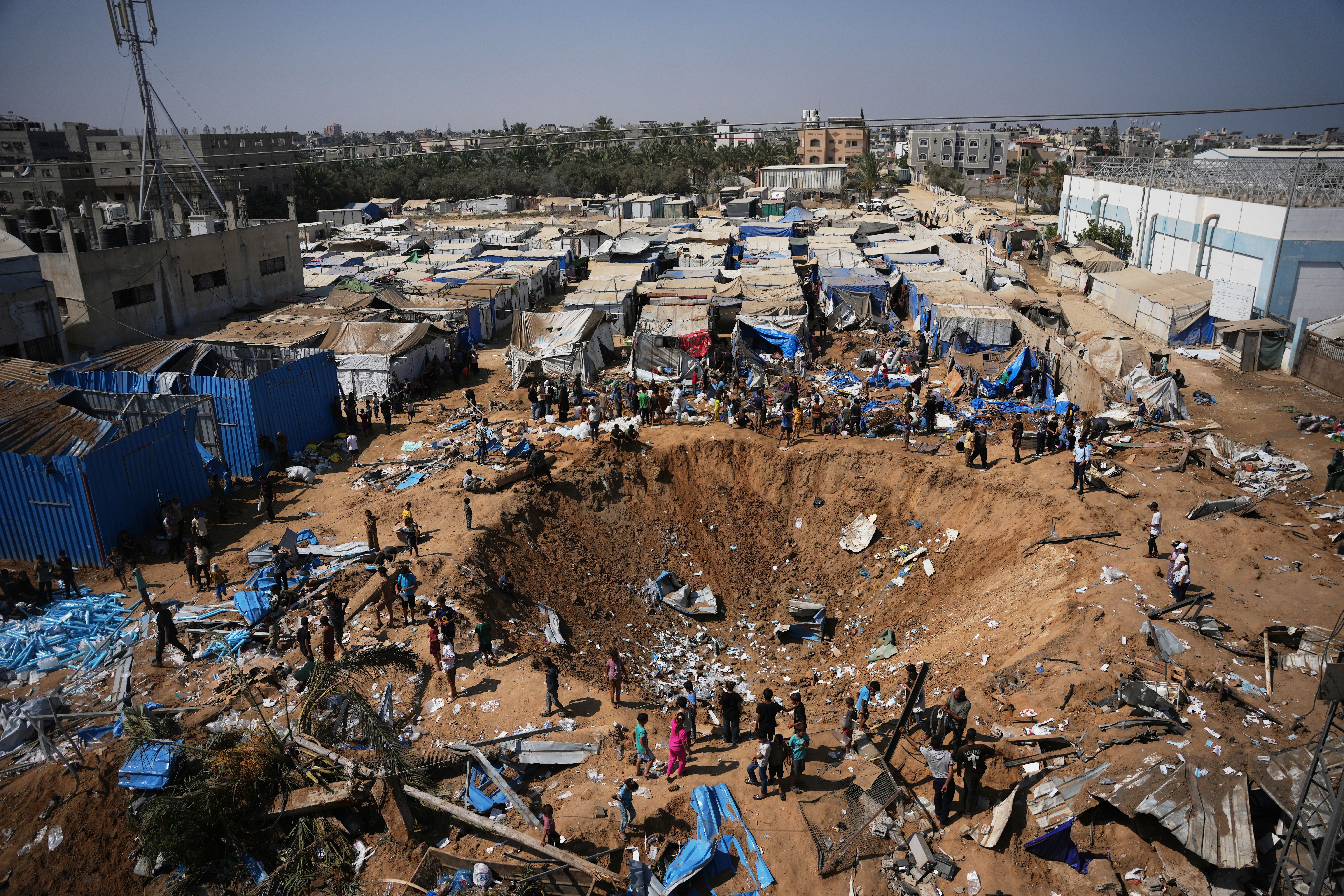 La escena después de un bombardeo israelí cerca del Hospital Al-Aqsa en Deir al-Balah, Franja de Gaza, el 1 de agosto del 2026