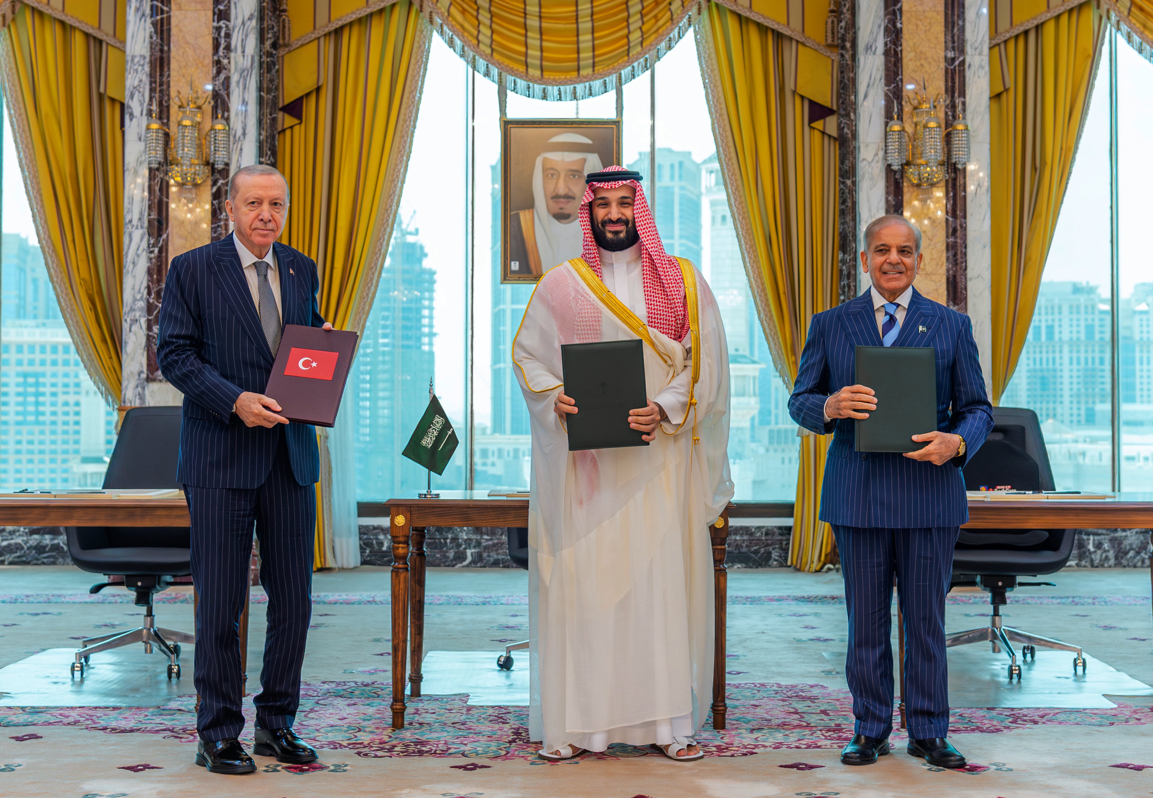 Arabia Saudí, Turquía y Pakistán firman acuerdo clave de defensa