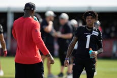 Tank Dell supera el reto mental de confiar otra vez en su rodilla en su regreso a los Texans
