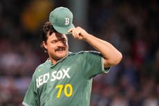 Tolle logra récord personal de 14 ponches y Boston vence 13-1 a A's para 9no triunfo al hilo