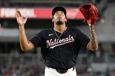 Lile y Ford conectan jonrones y aportan todas las carreras de Nacionales, que vencen 5-3 a Rojos