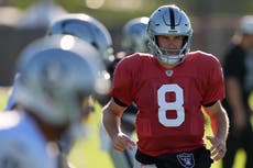 Raiders suspenden a Kirk Cousins y Maxx Crosby de los entrenamientos tras pelea en práctica