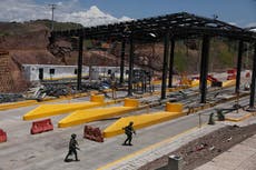 Primeros ataques con explosivos en nuevo gobierno de Colombia tras anuncio de mano dura a ilegales