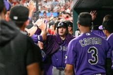 Jake McCarthy pega 2 vuelacercas y Rockies se imponen 8-6 a Cardenales