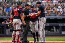 El as de los Bravos, Chris Sale, expulsado antes del juego ante Yankees