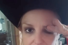 Britney Spears lanza advertencia sobre el bótox tras experiencia “vergonzosa”