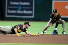 Padres firman al jardinero Austin Hays y envían a Gage Workman a Triple-A