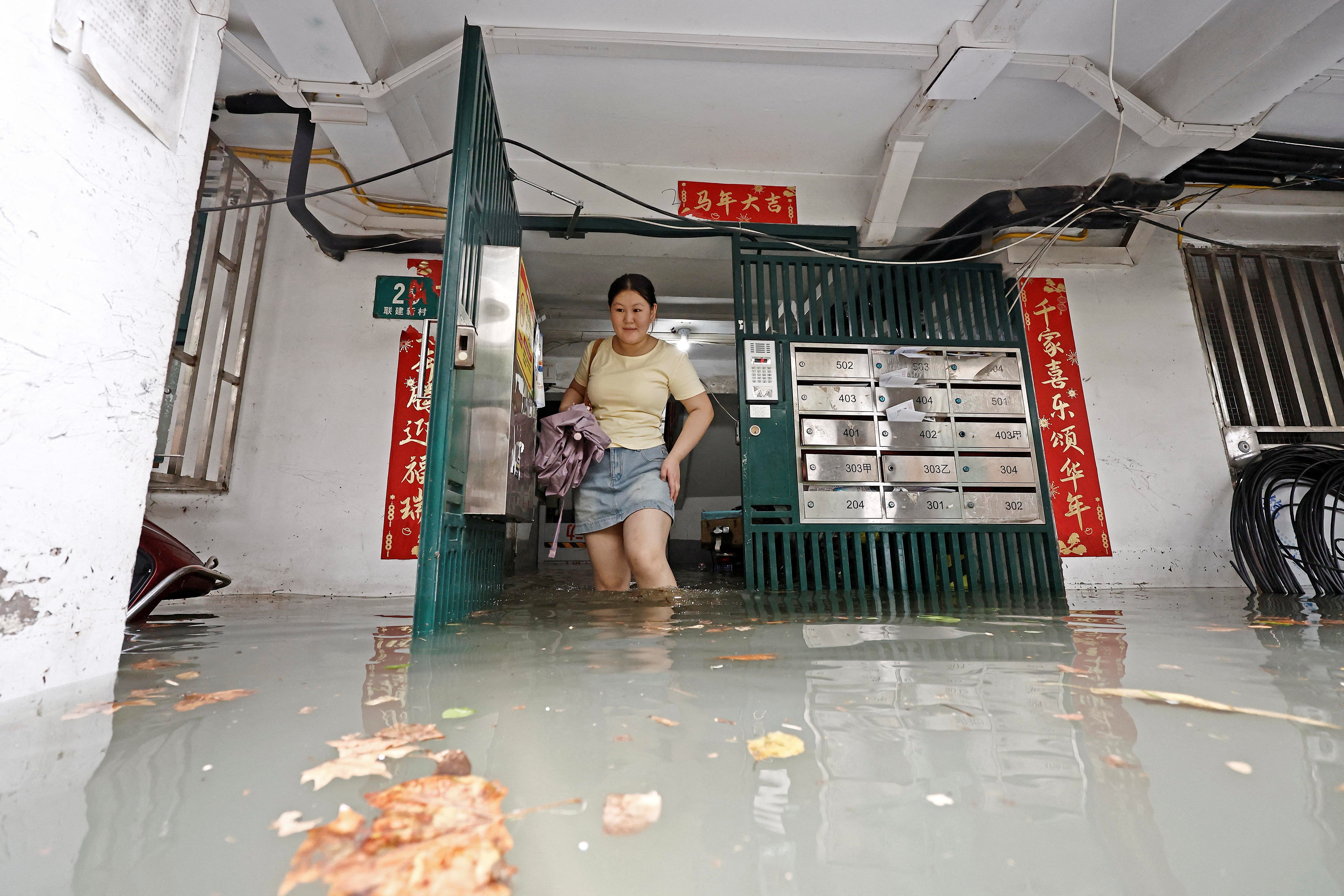El tifón “Dolphin” asola China: más de un millón de personas son evacuadas