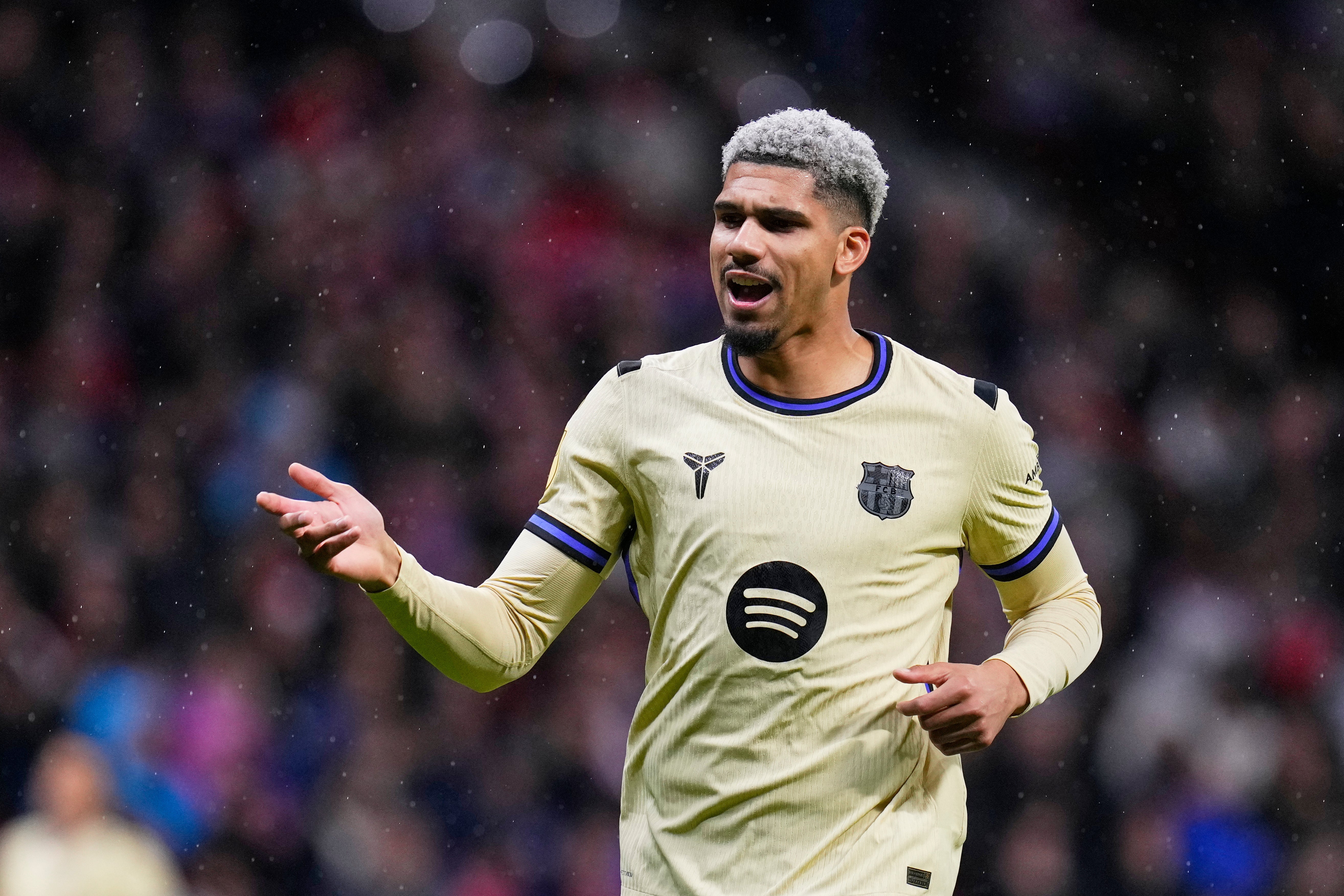 LIVERPOOL-ARAUJO