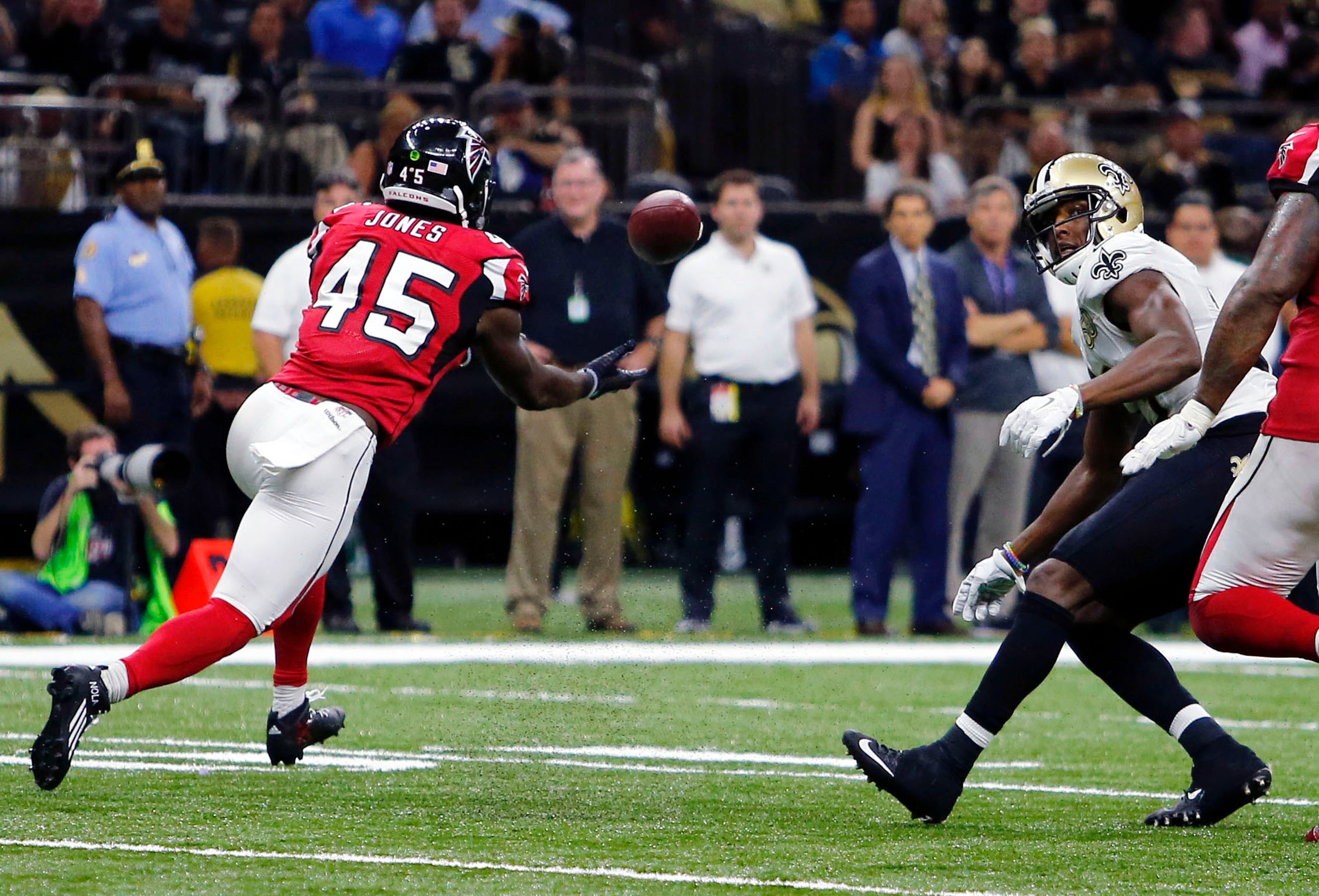 SAINTS-JONES