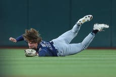 Caminero pega jonrón de 3 carreras y Rays remontan con 8 en la 8va y vencen 10-6 a Atléticos